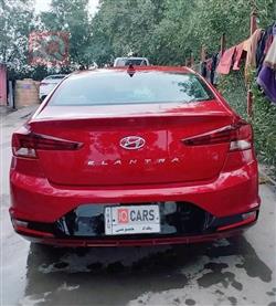 هیۆندای ئەلەنترا